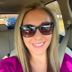 Meet your Posher, Laura